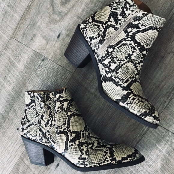 Mata Boho Python Snake Animal Print Heeled Bootie - Picture 5 of 9